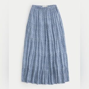 NWOT Hollister Tiered Blue Floral Maxi Skirt